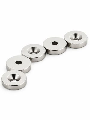 Skivemagnet Ø18 × 4 mm med forsenket hull – valgfri nord-/sørpol