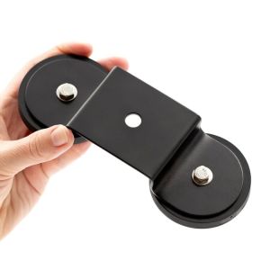 Universalt magnetfeste med hull, 2 × Ø 66 mm gummimagneter, 50 kg