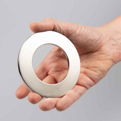 Stor og tynn ringmagnet  Ø 101 x 60 x 4 mm