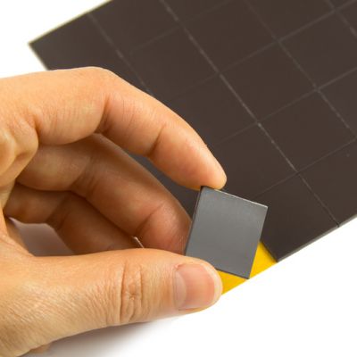 Magnetiske firkanter 20 x 20 mm med lim, 40 stk.