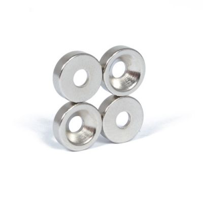 Praktisk magnet med skruehull Ø 10 x 3 mm